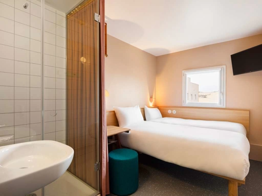 greet hotel-nice